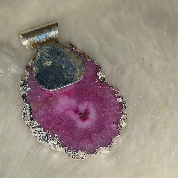 Pink crystal Druzy pendant - Picture 7 of 9